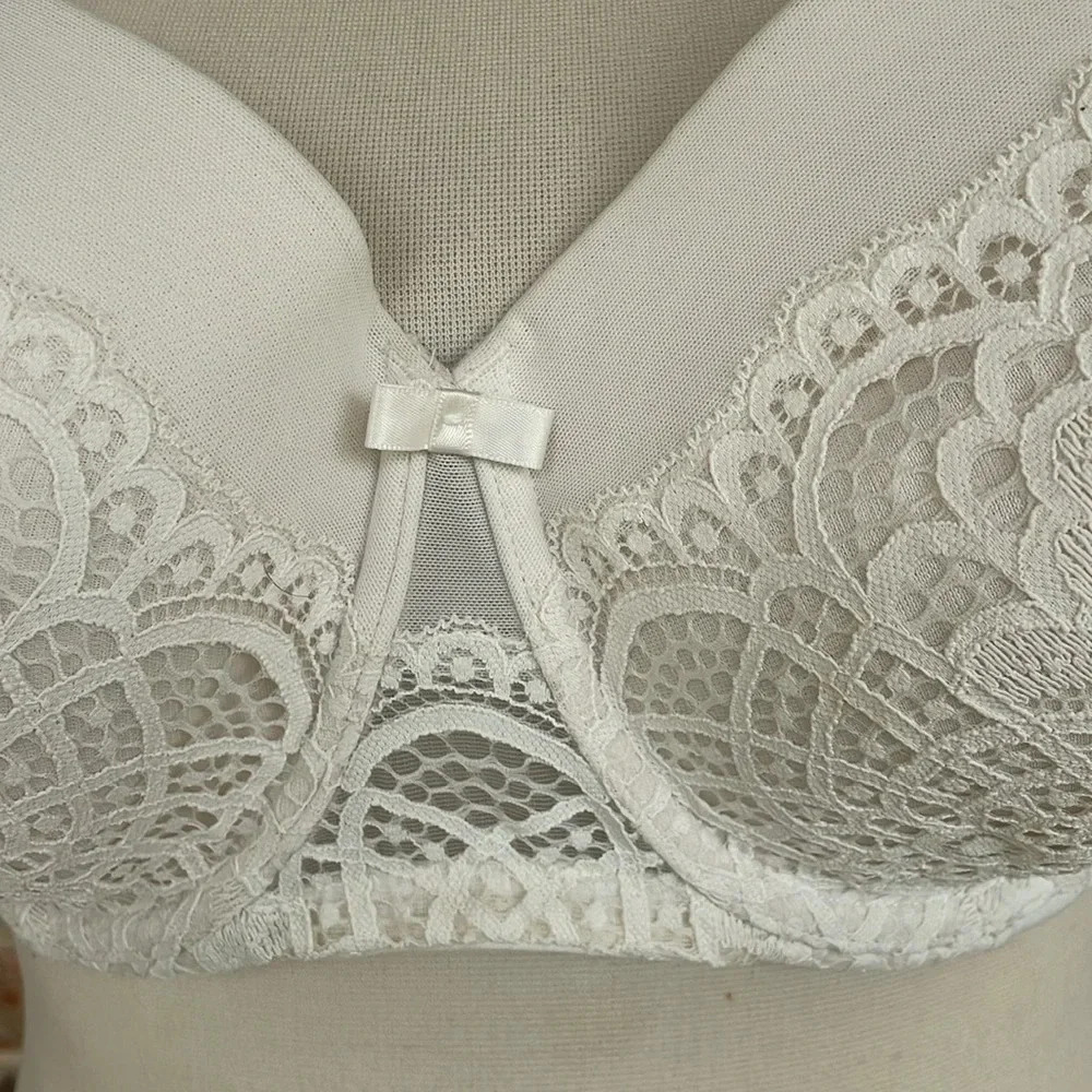 Auden White Battenberg Lace Plus Size Balconette Bra - Picture 5 of 12